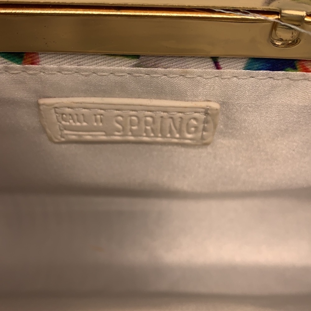 Call it Spring handbag - Picture 3 of 6